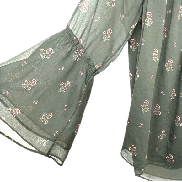 White House Black Market Olive Green Floral Off Shoulder Bell Sleeve Top - Picture 4 of 11